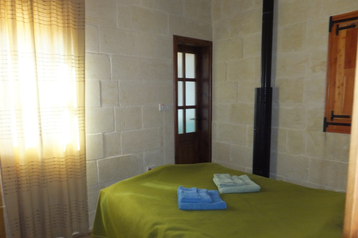 Main bedroom with ensuite facilities