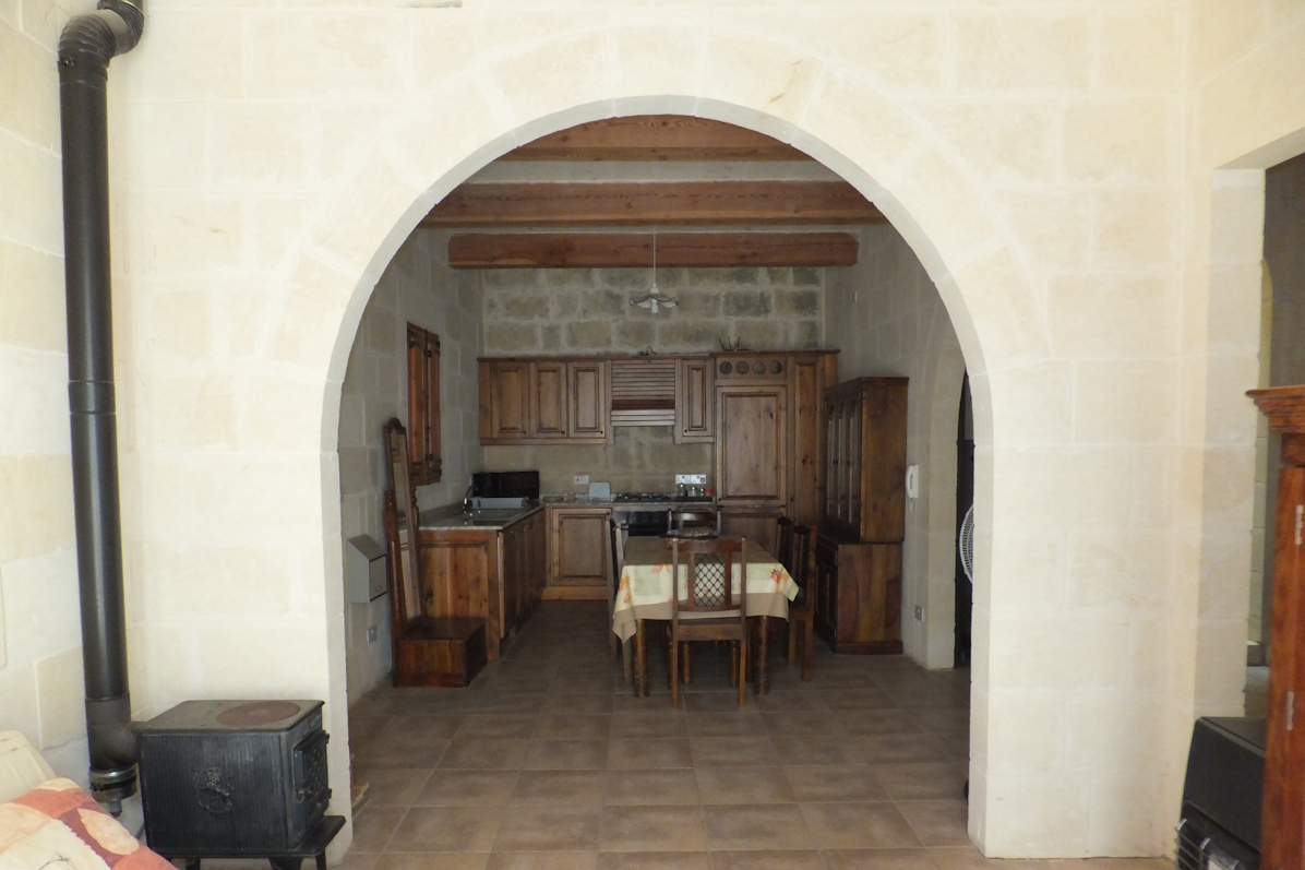 Kitchen/Dining area